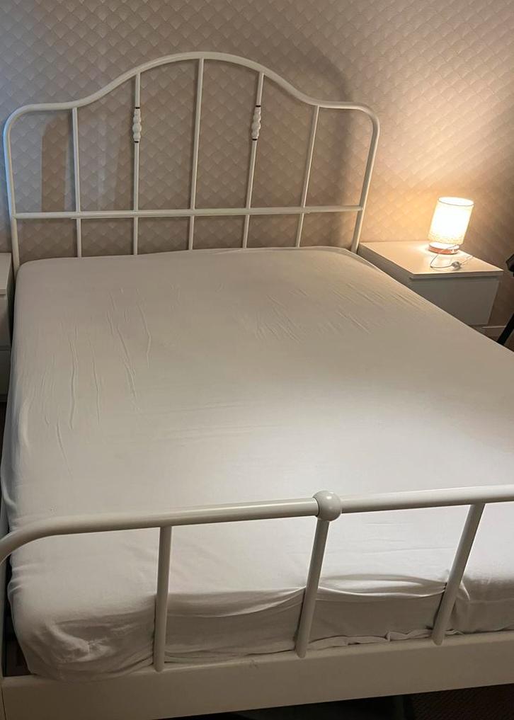 Ikea bed 160x200 cm SAGSTUA, Huis en Inrichting, Slaapkamer | Bedden, Gebruikt, Tweepersoons, 160 cm, 200 cm, Metaal, Wit, Ophalen