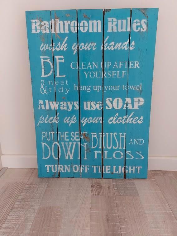 Groot houten tekstbord met Engelse badkamertekst turquoise, Huis en Inrichting, Woonaccessoires | Tekstborden en Spreuken, Nieuw