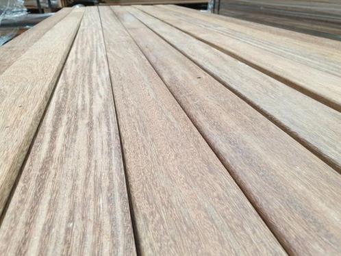 PARTIJ BUNDELS 50 STUKS HARDHOUT EXCLUSIEVE SMALLE GEVELBEKL, Tuin en Terras, Palen, Balken en Planken, Nieuw, Planken, 250 cm of meer