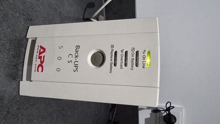 apc back ups 500, Computers en Software, Noodvoedingen (UPS), Gebruikt, Ophalen of Verzenden