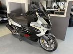 Gilera Nexus 500cc Motorscooter - Akrapovic - 2004 SPORT OND, Handvatverwarming, Particulier, Minimaal motorrijbewijs A2, Gilera