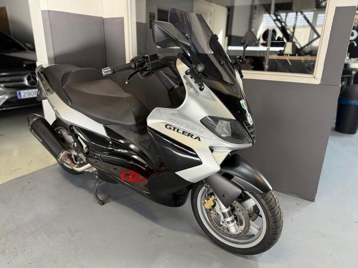 Gilera Nexus 500cc Motorscooter - Akrapovic - 2004 SPORT OND, Motoren, Motoren | Overige merken, Particulier, Scooter, 2 cilinders