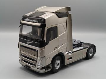 Solido Truck Edition 1:24 Volvo FH Globetrotter XL 2022 beschikbaar voor biedingen