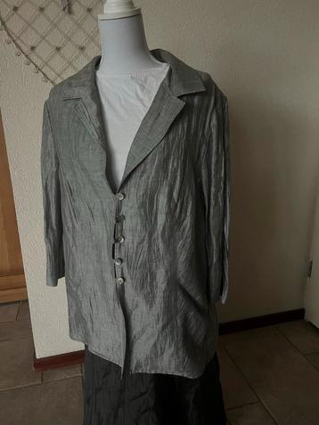 Mooi FSR Jasje Maat 46/48 beschikbaar voor biedingen