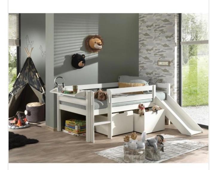Kinderbed met glijbaan en laatjes, Kinderen en Baby's, Kinderkamer | Stapelbedden en Hoogslapers, Zo goed als nieuw, Halfhoogslaper