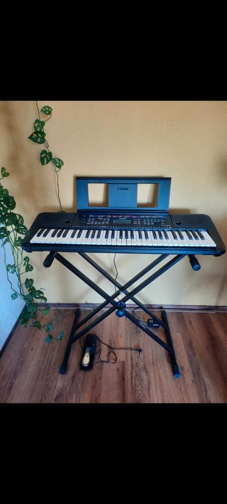 Keyboard Yamaha, Muziek en Instrumenten, Keyboards, Zo goed als nieuw, 61 toetsen, Yamaha, Met standaard, Ophalen