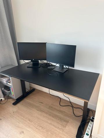Verstelbaar bureau SVANEKE 70x140 zwart Jysk beschikbaar voor biedingen