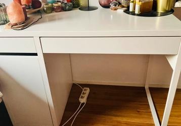 IKEA bureau MICKE -   beschikbaar voor biedingen