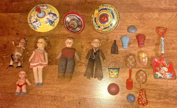 Lot zeer oud speelgoed oa papier maché beschikbaar voor biedingen