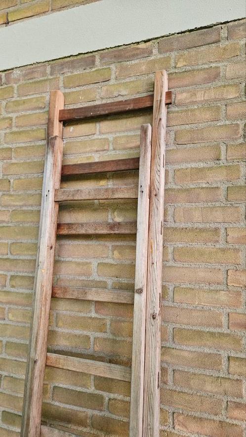 Vintage houten trap, 2.5 meter, uitschuifbaar, rustiek, Doe-het-zelf en Verbouw, Ladders en Trappen, Zo goed als nieuw, Ladder