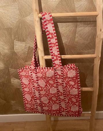 Tote bags beschikbaar voor biedingen