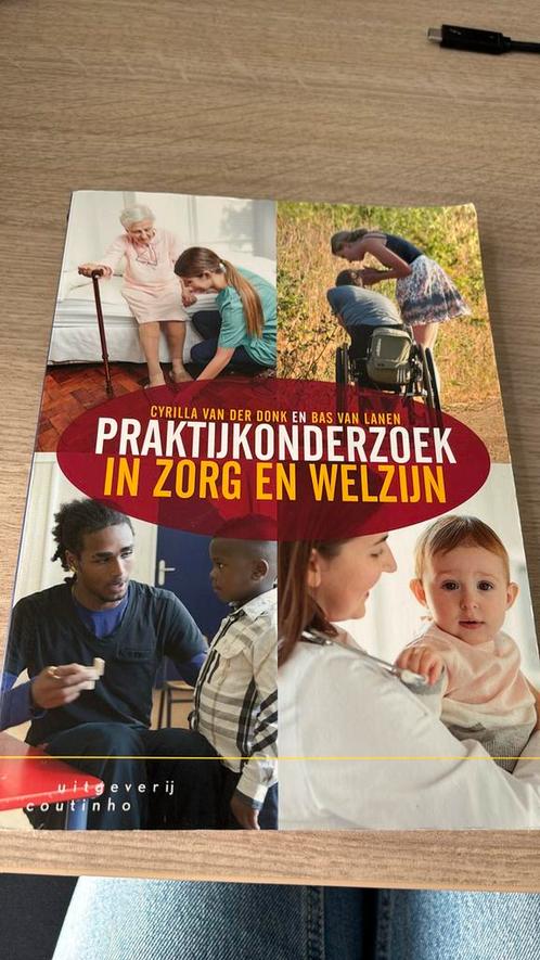 Cyrilla van der Donk - Praktijkonderzoek in zorg en welzijn, Boeken, Politiek en Maatschappij, Zo goed als nieuw, Maatschappij en Samenleving