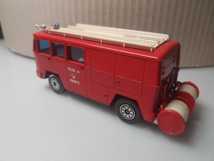 Solido - Berliet GAK 17 Ville de Paris [rood] 1/55, Hobby en Vrije tijd, Modelauto's | Overige schalen, Zo goed als nieuw, Bus of Vrachtwagen