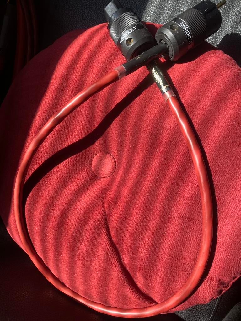NORDOST RED DAWN LEIF POWERCORD, Ophalen of Verzenden, Zo goed als nieuw, Minder dan 2 meter, Overige kabels