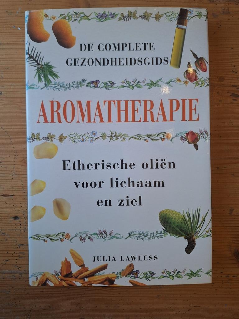 Julia lawless  Aromatherapie, Boeken, Ophalen of Verzenden, Zo goed als nieuw, Gezondheid en Conditie