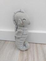 Knuffel rammelaar little dutch zeepaard grijs groen L85, Ophalen of Verzenden, Zo goed als nieuw, Overige typen