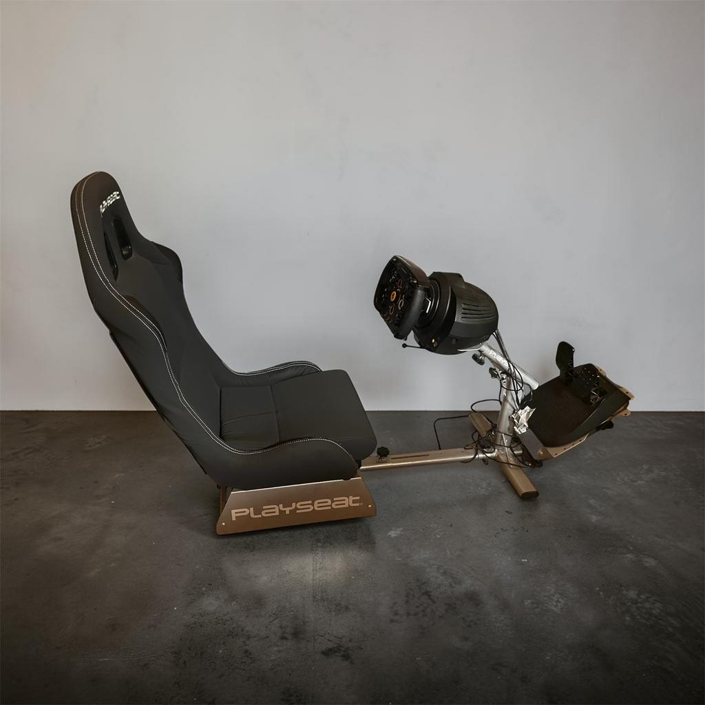 F1 Simulator Playseat met Thrustmaster stuur voor Xbox, Spelcomputers en Games, Ophalen, Zo goed als nieuw