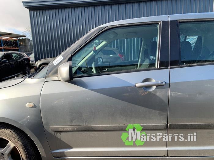 Portier 4Deurs links-voor van een Suzuki Swift (ZCD), Auto-onderdelen, Gebruikt, -, Deur, -
