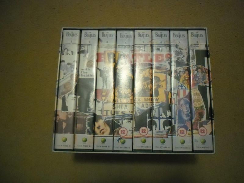 The Beatles Anthology - 8-delige VHS Video Box Set, Cd's en Dvd's, VHS | Documentaire, Tv en Muziek, Alle leeftijden, Ophalen of Verzenden