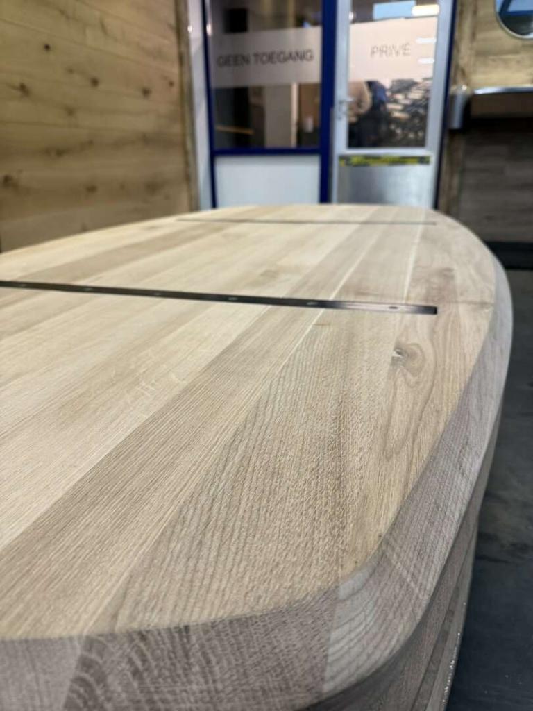 Eikenhouten grote en brede ovale tafelbladen bijna foutvrij!, Huis en Inrichting, Tafels | Eettafels, Hout@hameren.nl, Hertog van beijerenstraat 2a