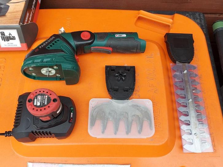 Zgan Parkside 12V accu gras/struikschaar met telescoop steel, Tuin en Terras, Heggenscharen, Zo goed als nieuw, Accu, Ophalen