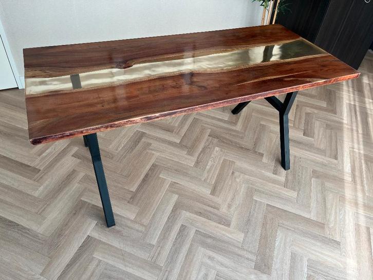 Eettafel hout met epoxy in midden, Huis en Inrichting, Tafels | Eettafels, Gebruikt, 50 tot 100 cm, 200 cm of meer, Vier personen