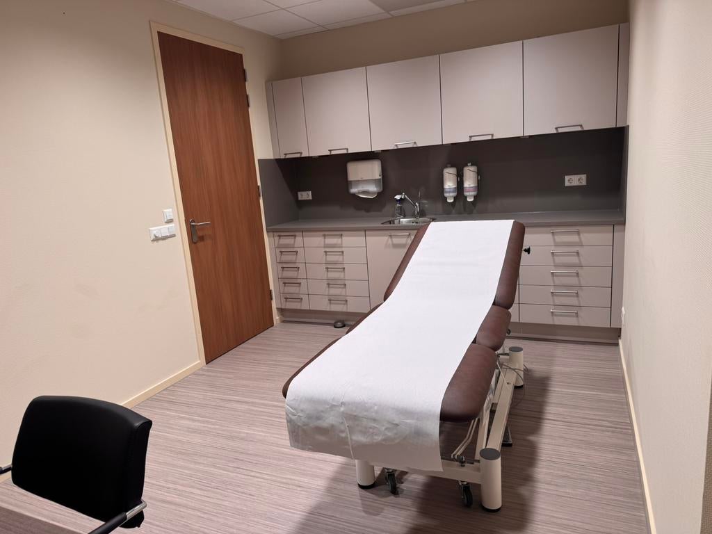 Te huur: Moderne praktijkruimte ca. 12 m² – instap klaar, Zakelijke goederen, 12 m², Huur, Bedrijfsruimte