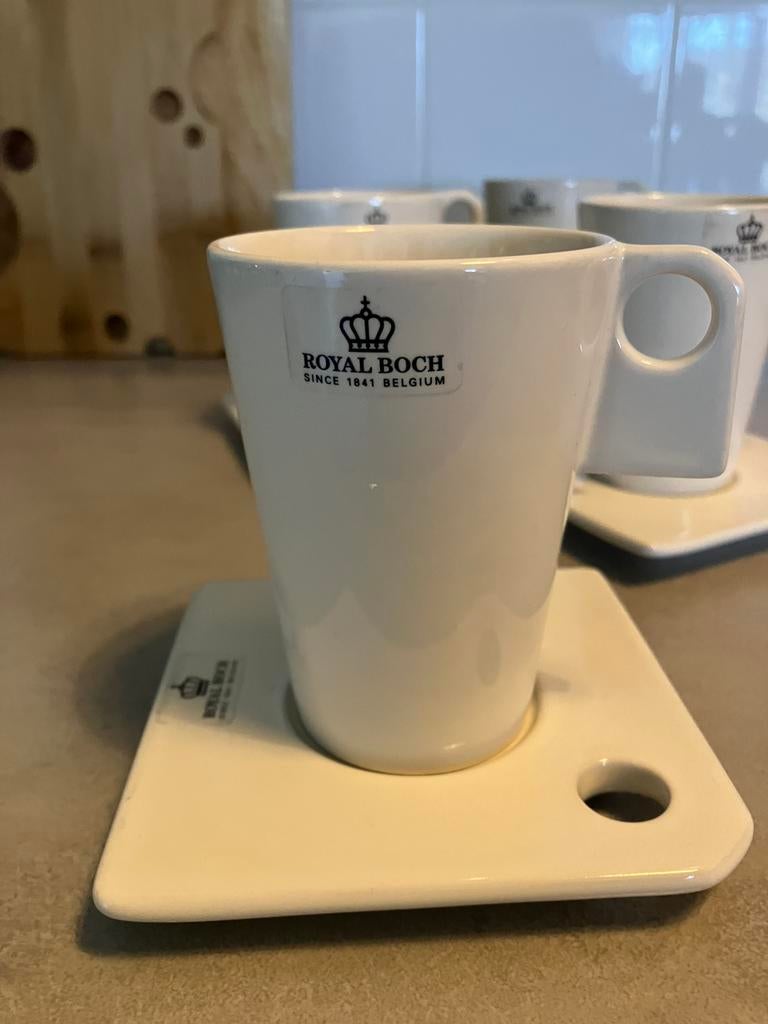 4 kop en schotels van Royal Boch Ivory  Zeosen  Marc poiron, Nieuw, Ophalen of Verzenden, Overige stijlen, Kop(pen) en/of Schotel(s)