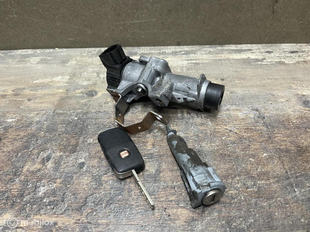 Contactslot + sleutel Seat Ibiza 6J  ('08-'17) 6R0905851D, Gebruikt, Volkswagen, Ophalen of Verzenden, Volkswagen