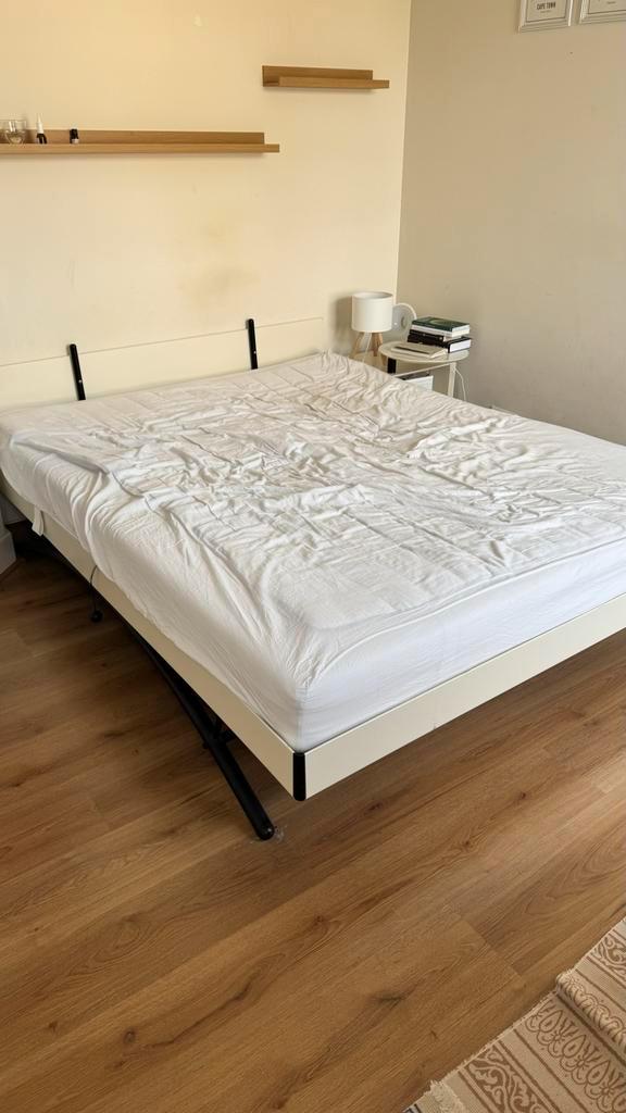 Auping Auronde bed wit met zwart frame 160x200 cm, Huis en Inrichting, Slaapkamer | Bedden, Gebruikt, Tweepersoons, 160 cm, 200 cm