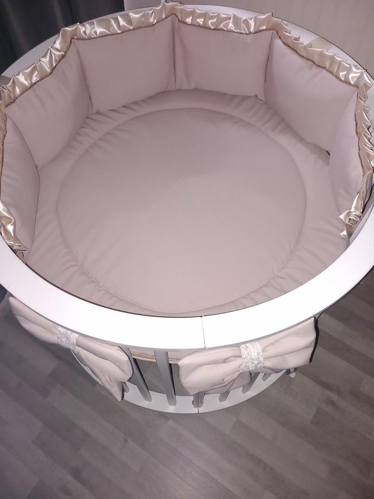 NIEUW! Handgemaakte Box Aankleding Zand/Satijn 90/92CM., Ophalen of Verzenden, Nieuw, Rond, Boxkleed