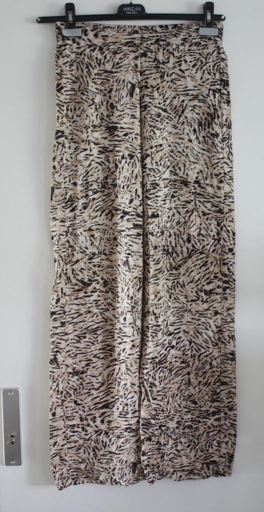 zomerbroek  maat s, Kleding | Dames, Spijkerbroeken en Jeans, Ophalen of Verzenden, Gedragen, Overige kleuren, W30 - W32 (confectie 38/40)