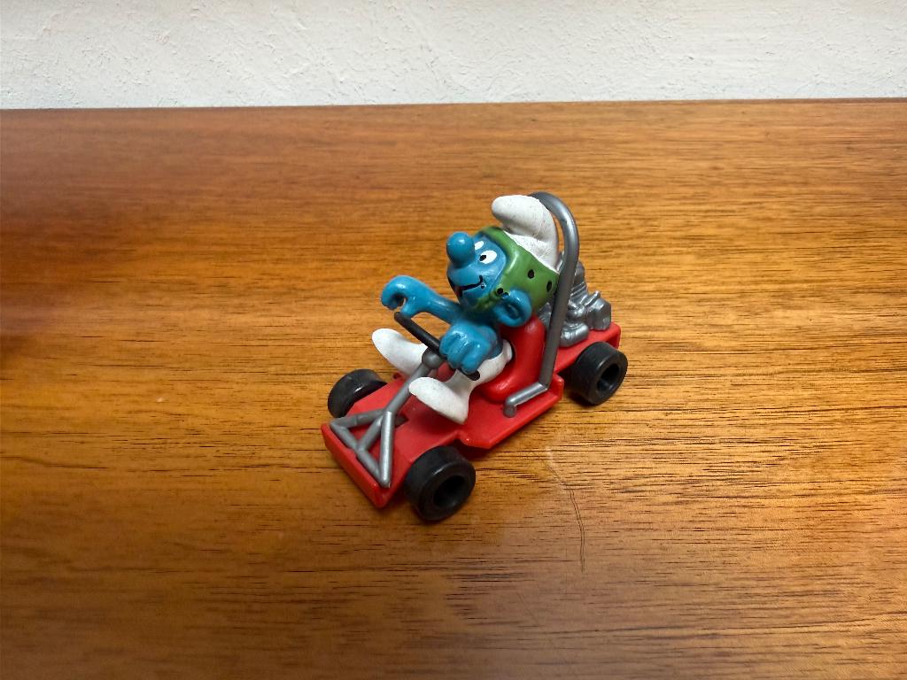 Cart smurf – Super smurf, Verzamelen, Smurfen, Ophalen of Verzenden, Gebruikt, Overige Smurfen, Poppetje, Figuurtje of Knuffel