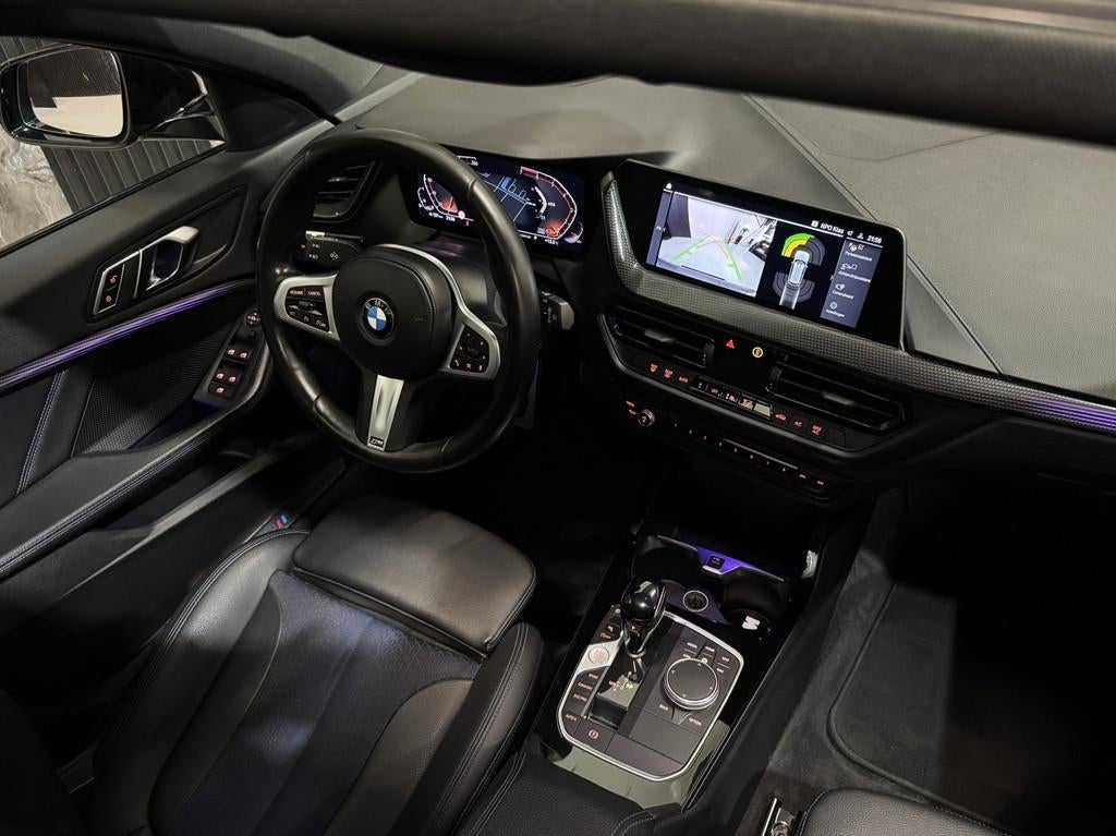 BMW 1-serie 118i M Sport|PANO|135M Pack|VIRTUAL|SFEER||BOMVO, 136 pk, Zwart, Leder en Stof, Bedrijf