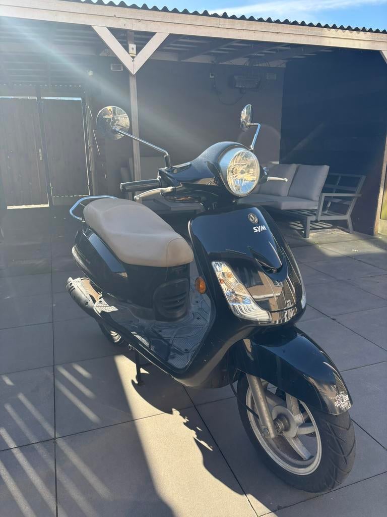 Zeer nette Sym Fiddle ll (2), Ophalen, Maximaal 45 km/u, Zo goed als nieuw, Benzine