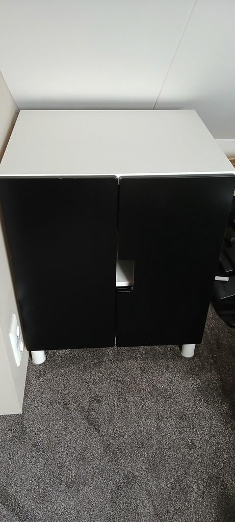 Ikea kastje met zwarte deuren, Huis en Inrichting, Ophalen, 50 tot 75 cm, 50 tot 100 cm, Minder dan 100 cm
