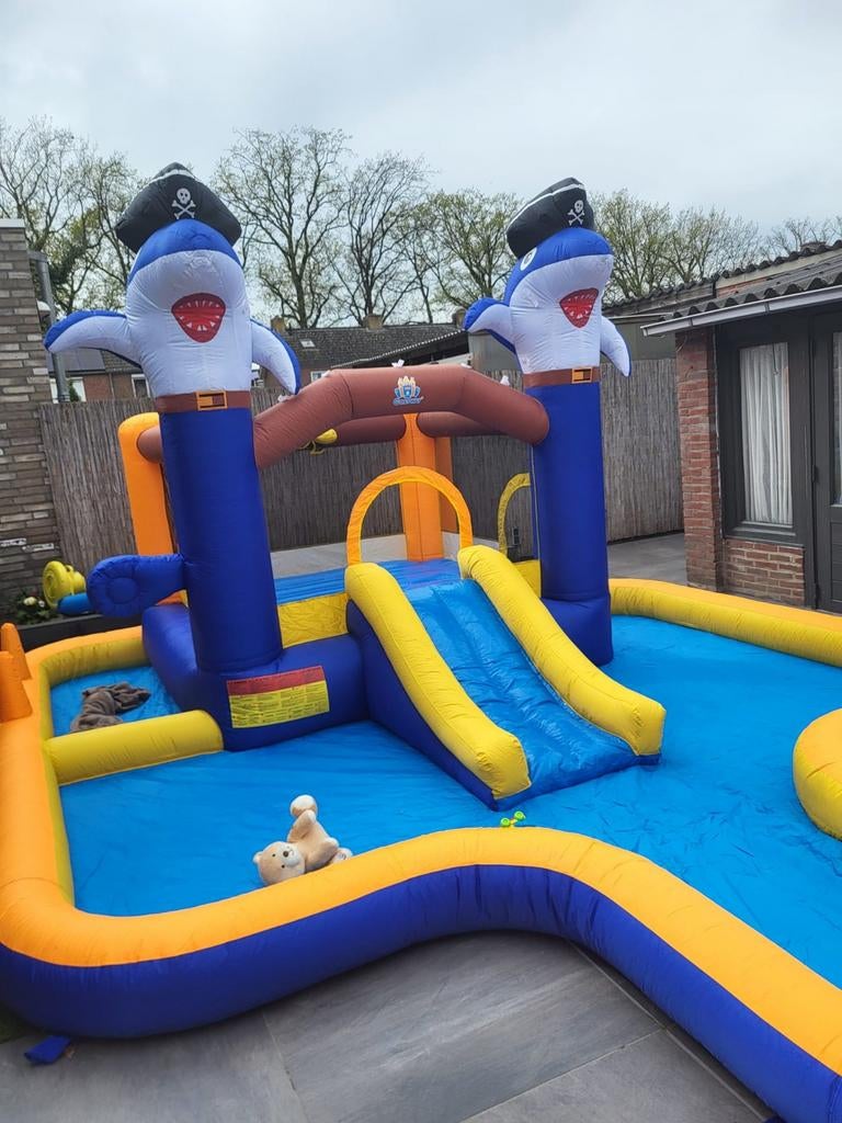 Vind opblaasbare glijbaan op - april 2026