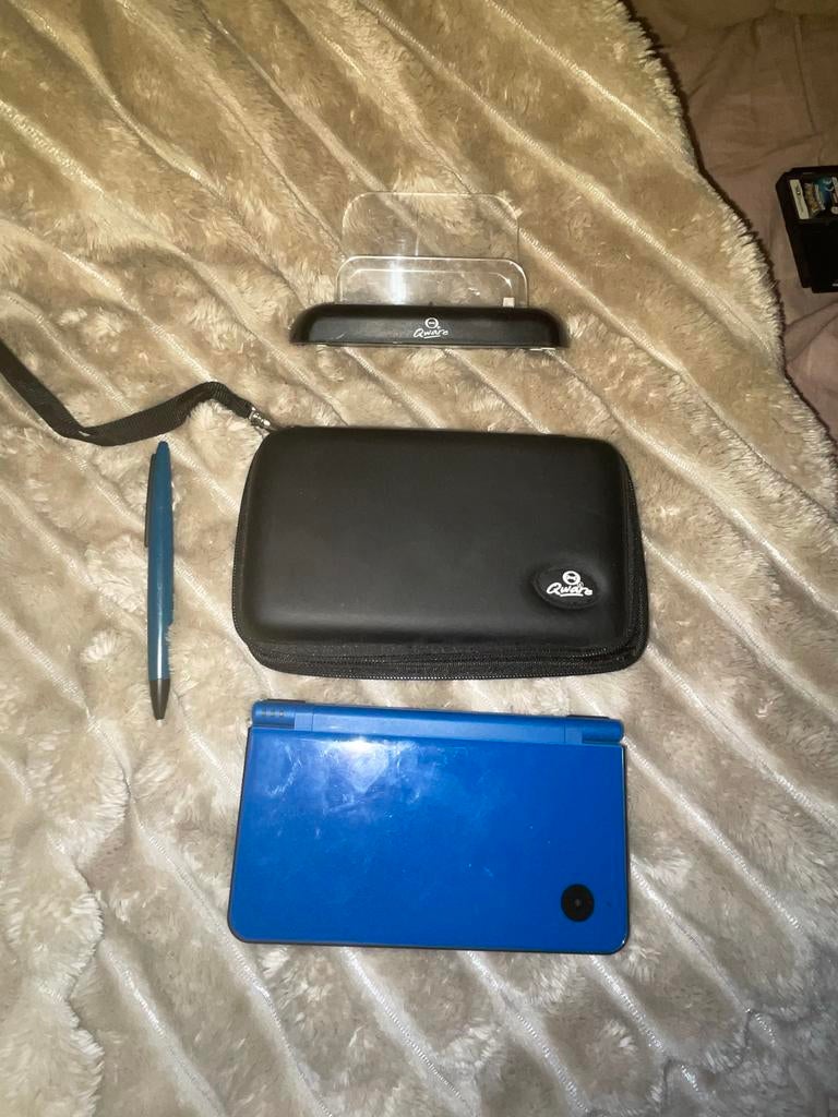 Nintendo DSi XL Blauw met accessoires, Spelcomputers en Games, Spelcomputers | Nintendo DS, Dsi XL, Gebruikt, Blauw, Ophalen of Verzenden