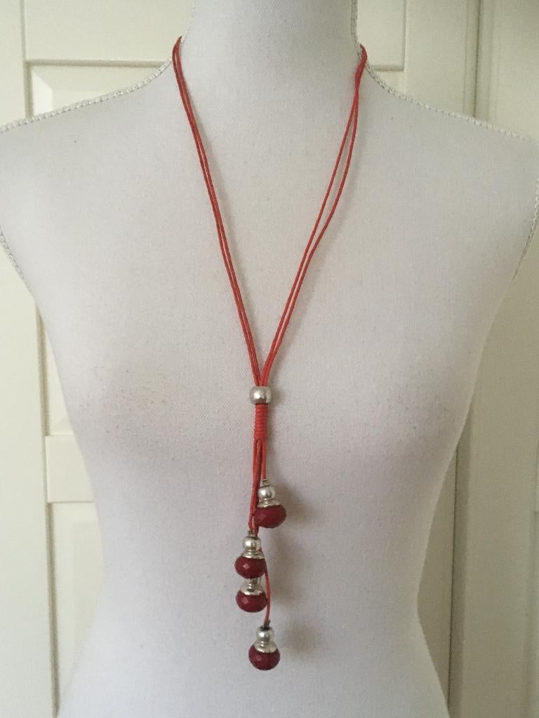 Accessories lange rode kralen ketting, Sieraden, Tassen en Uiterlijk, Kettingen, Kunststof, Verstelbaar, Nieuw, Ophalen of Verzenden