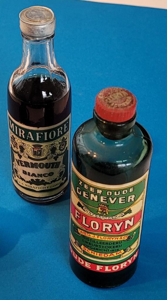 2 vintage miniatuurflesjes met inhoud, Ophalen of Verzenden, Gebruikt, Overige typen