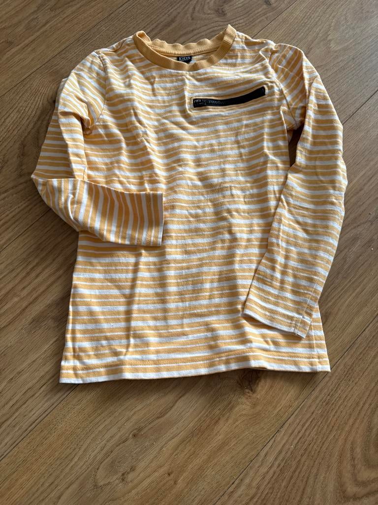 Dunne gestreepte trui met lange mouw maat 122-128, Kinderen en Baby's, Kinderkleding | Maat 122, Ophalen of Verzenden, Gebruikt