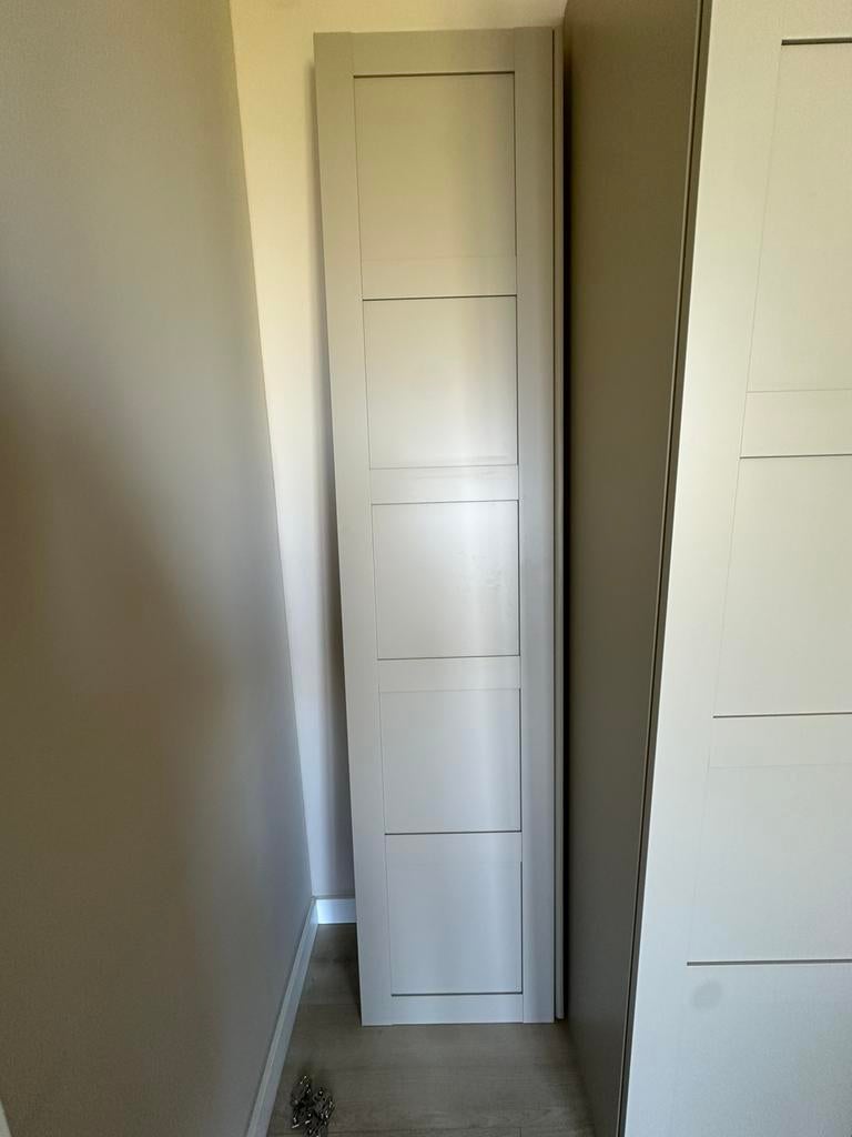 Bergsbo deur grijsbeige pax kast 50x229 cm incl scharnieren, Ophalen, Zo goed als nieuw, 50 tot 100 cm, 200 cm of meer