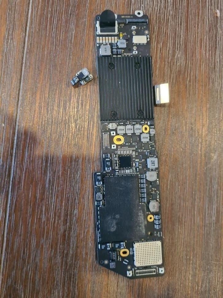 MacBook Air 2018/2019 moederbord met waterschade, Computers en Software, Apple Macbooks, Ophalen of Verzenden