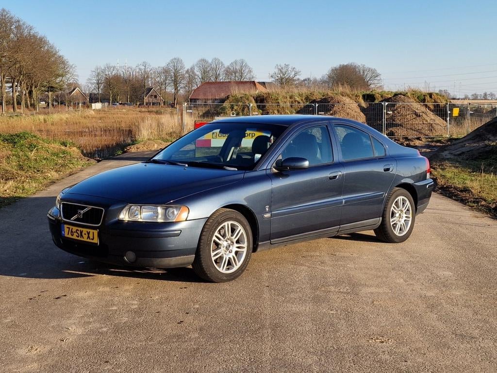 Volvo S60 2.4 140PK 2006 Blauw, Voorwielaandrijving, Zwart, Blauw, 75 €/maand