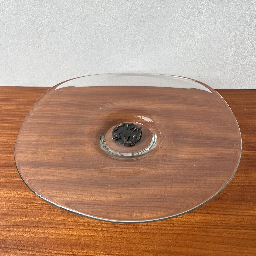 glazen schaal met brons door Corry Ammerlaan, Antiek en Kunst, Kunst | Designobjecten, Ophalen of Verzenden