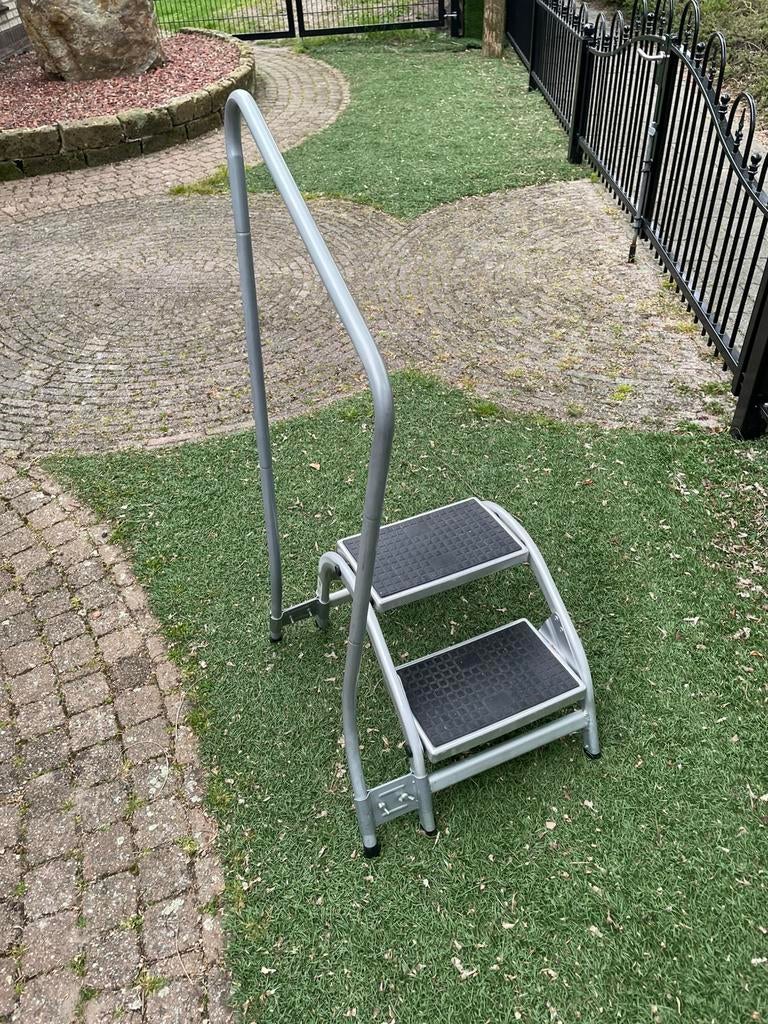 Beugel voor opstap trapje caravan, Ophalen of Verzenden, Zo goed als nieuw