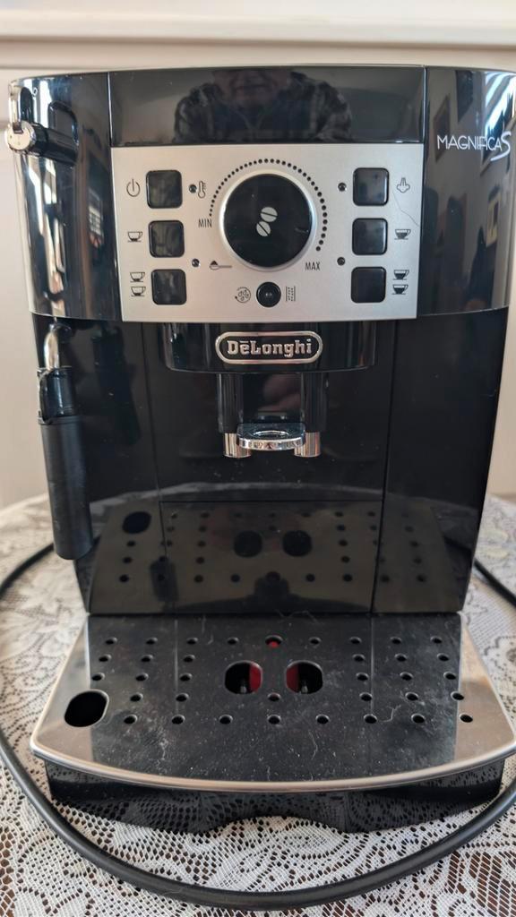 DeLonghi Magnifica S ECAM 20 Volautomatische Espressom, Witgoed en Apparatuur, Koffiezetapparaten, Nieuw, Gemalen koffie, Koffiebonen