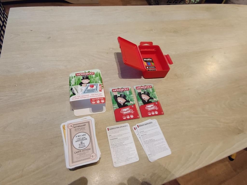 Monopoly Deal Kaartspel in handige reisverpakking, Ophalen of Verzenden, Zo goed als nieuw, Consumercare@hasbro.com, Hasbro