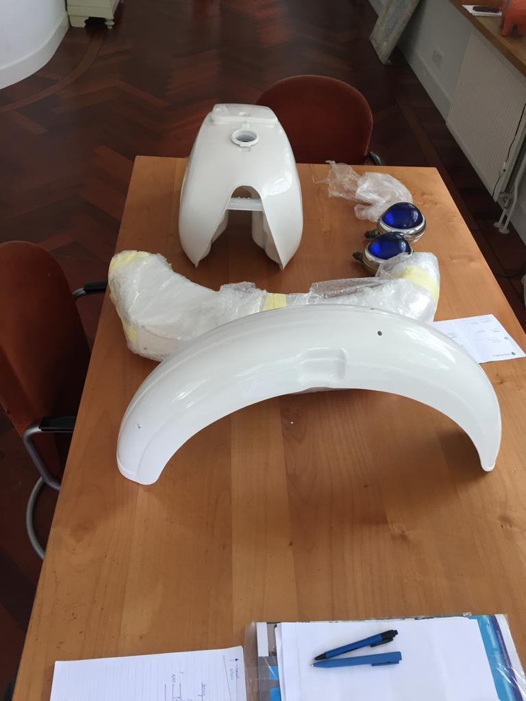 BMW rijkspolitiemotor onderdelen in nieuwstaat, Motoren, Ophalen of Verzenden, Nieuw