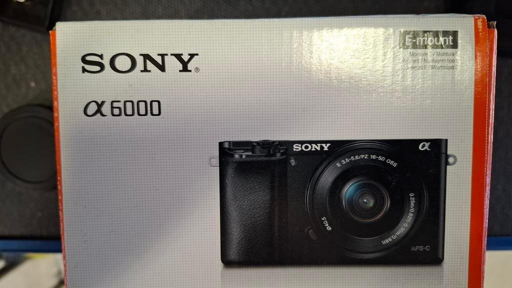 Sony Alpha a6000 Systeemcamera met 16-50mm OSS lens, Spiegelreflex, Ophalen of Verzenden, Zo goed als nieuw, 4 t/m 7 keer